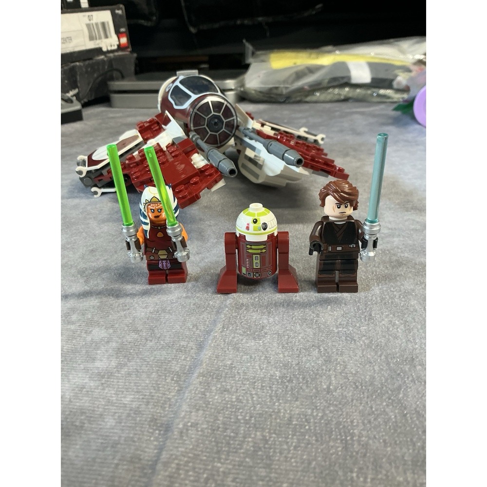 LEGO Star Wars: Ahsoka's Jedi Interceptor (75401), Complete